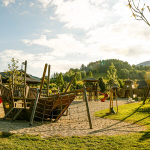 Dětské hřiště - loď a další prolézačky, Loučná nad Desnou