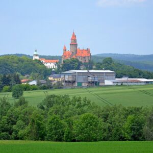 Jaskinie Javoříčko i zamek Bouzov