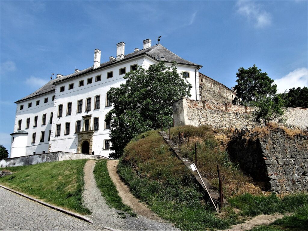 Muzeum tvarůžků Loštice a zámek Úsov