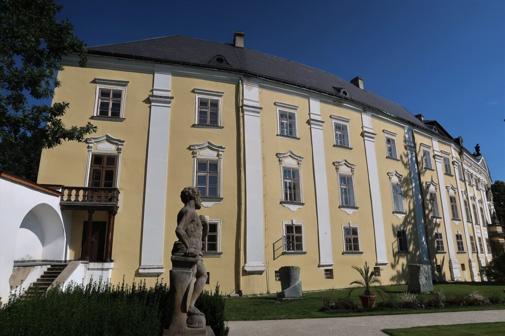 Zámek Bruntál a Uhlířský vrch