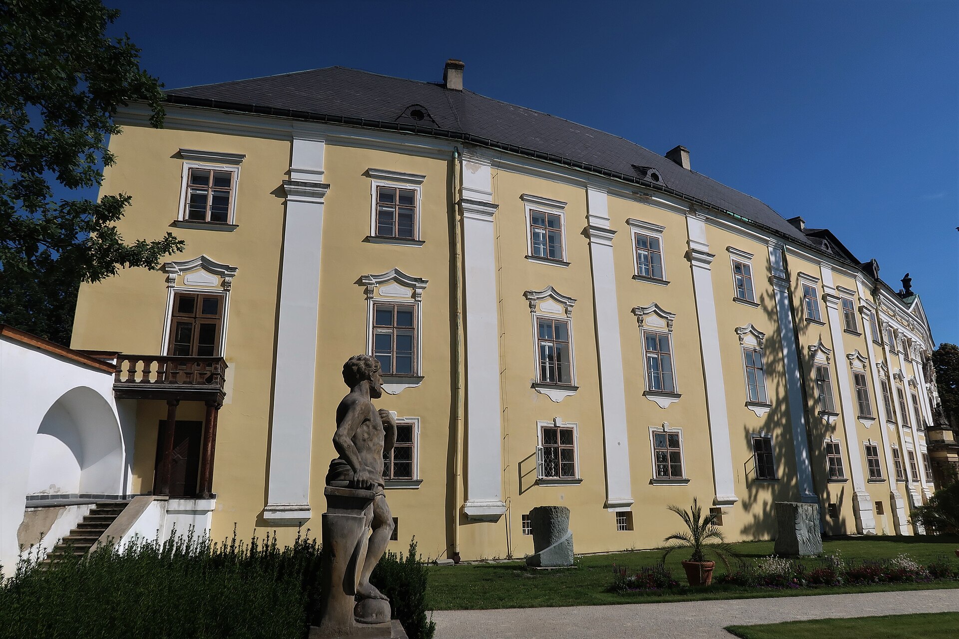 Schloss Bruntál und Uhlířský vrch